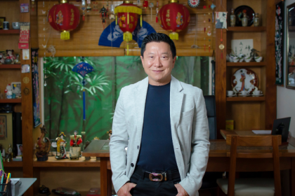 A blefaroplastia é o procedimento que rejuvenesce e realça o olhar, comenta Milton Seigi Hayashi.