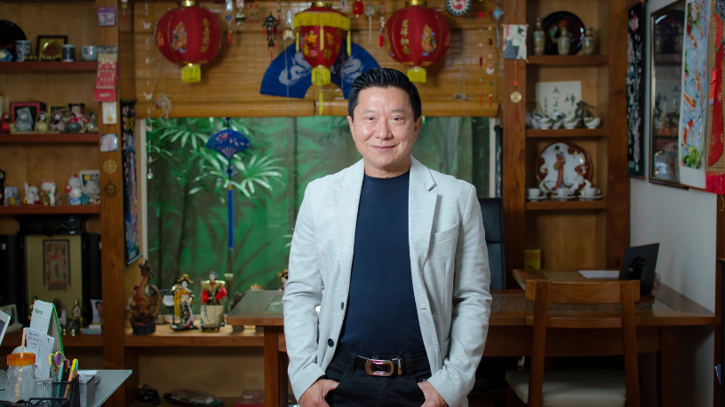 A blefaroplastia é o procedimento que rejuvenesce e realça o olhar, comenta Milton Seigi Hayashi.